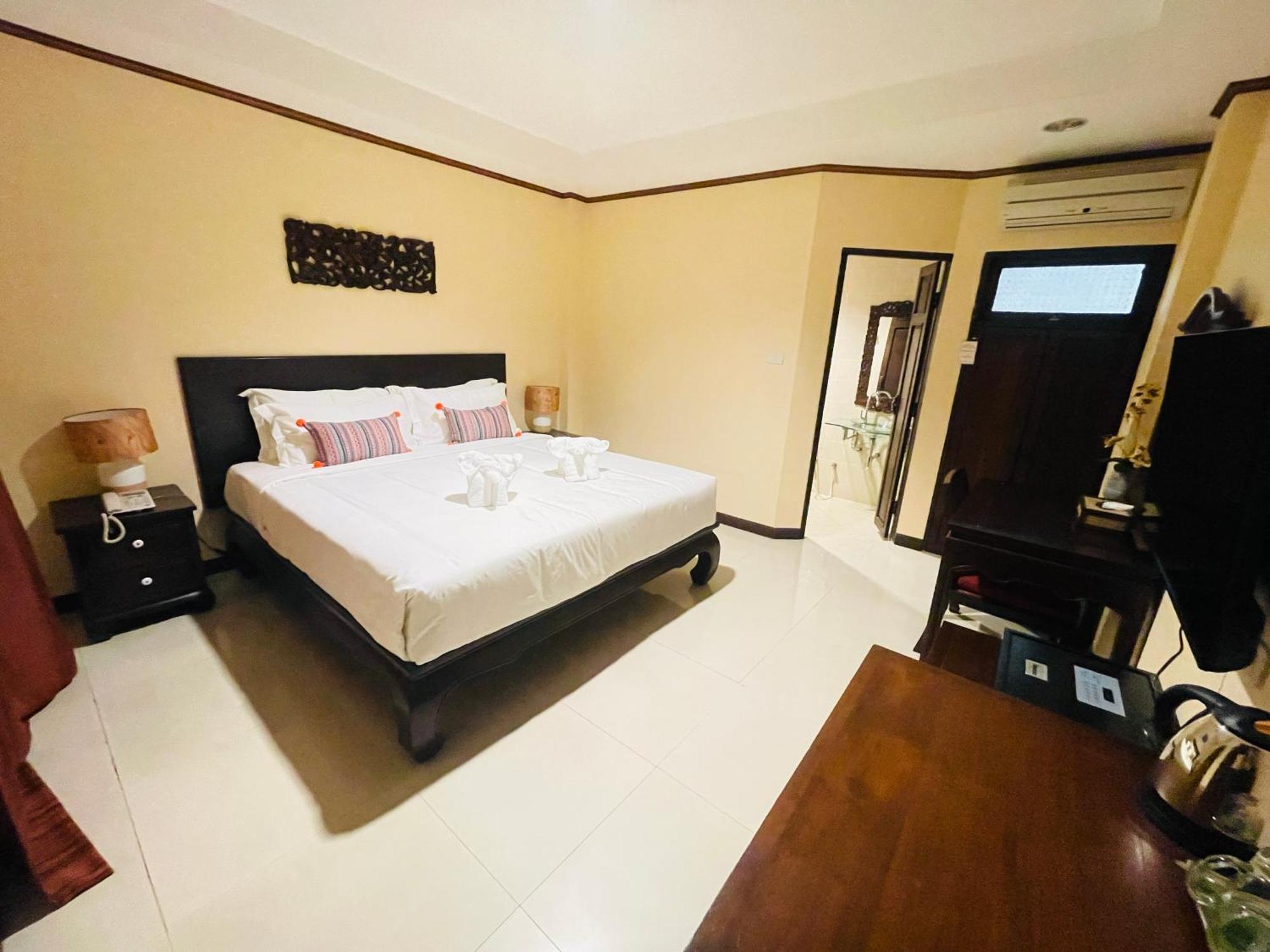 Na Thapae Chiangmai Hotel Chiang Mai Zewnętrze zdjęcie
