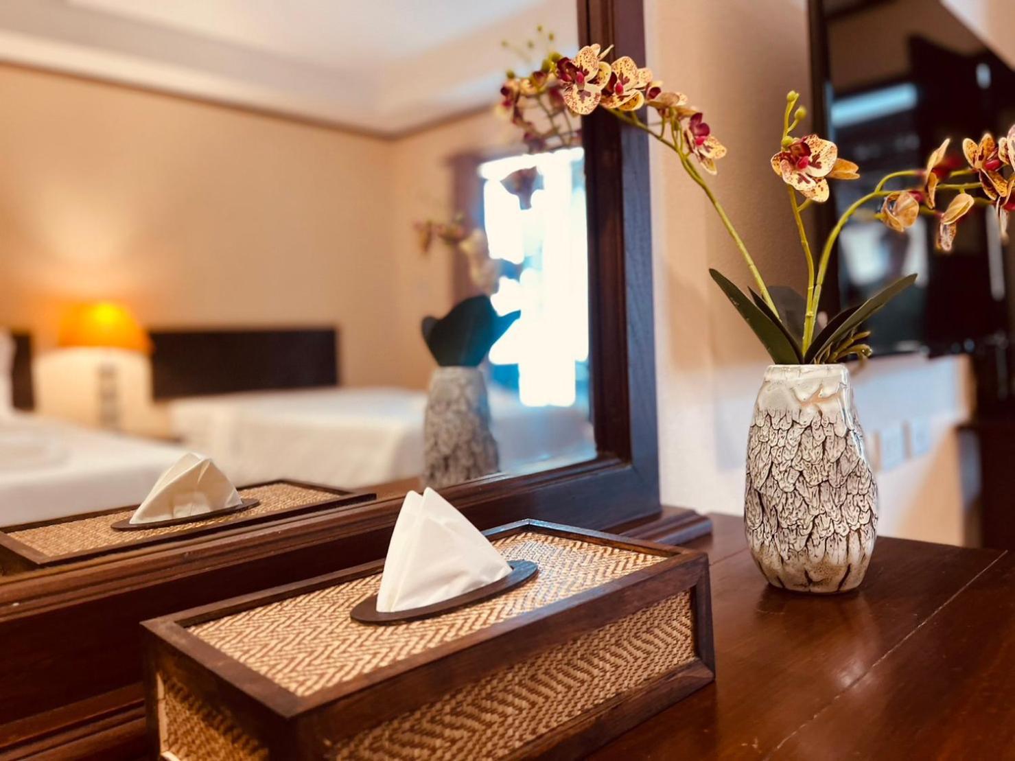 Na Thapae Chiangmai Hotel Chiang Mai Zewnętrze zdjęcie