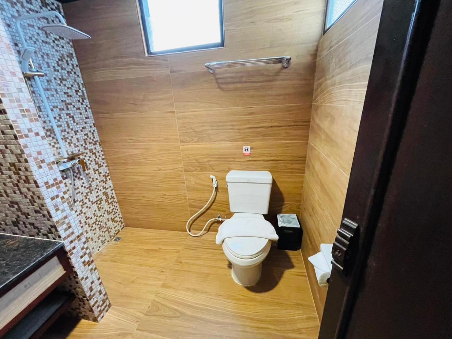 Na Thapae Chiangmai Hotel Chiang Mai Zewnętrze zdjęcie