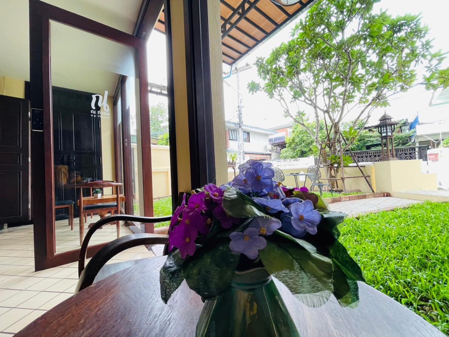 Na Thapae Chiangmai Hotel Chiang Mai Zewnętrze zdjęcie